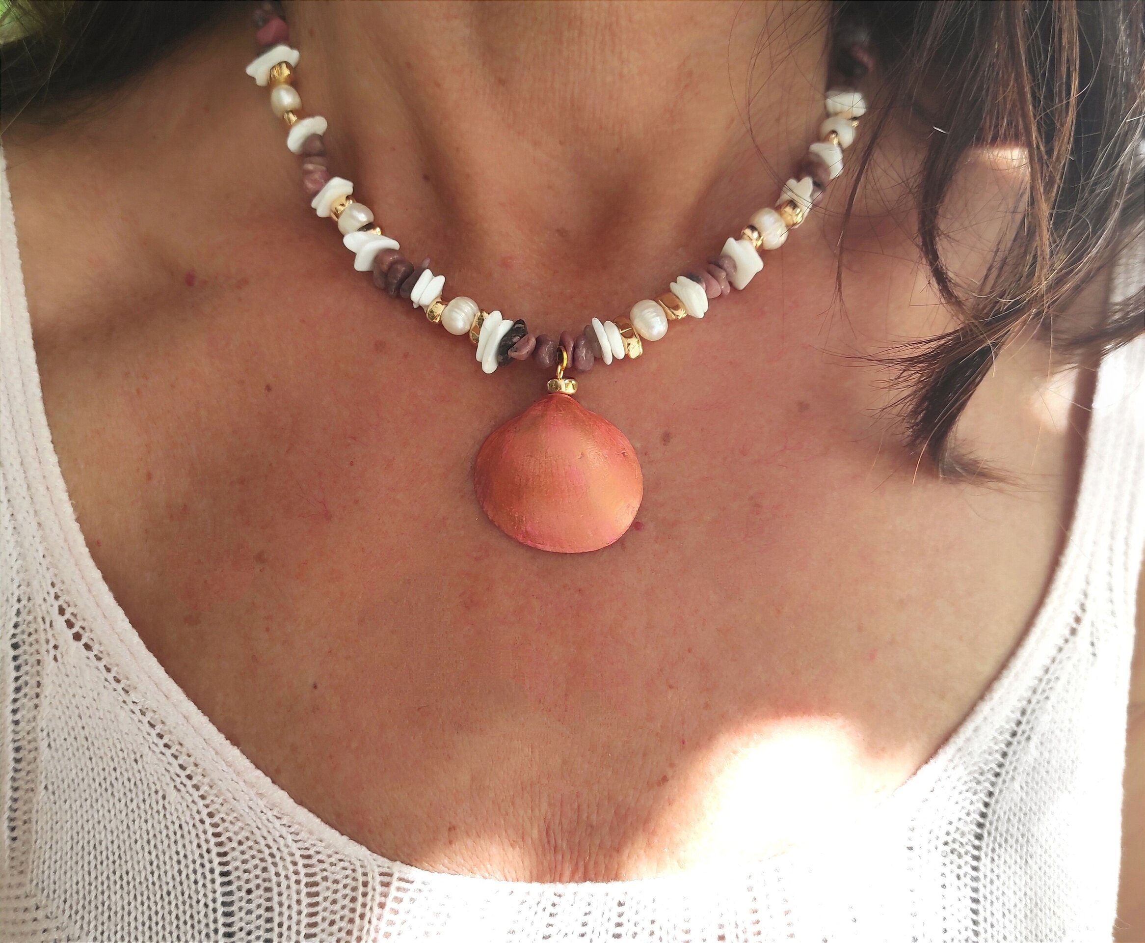 Collar piedras rodonitas y concha natural rosa - 6