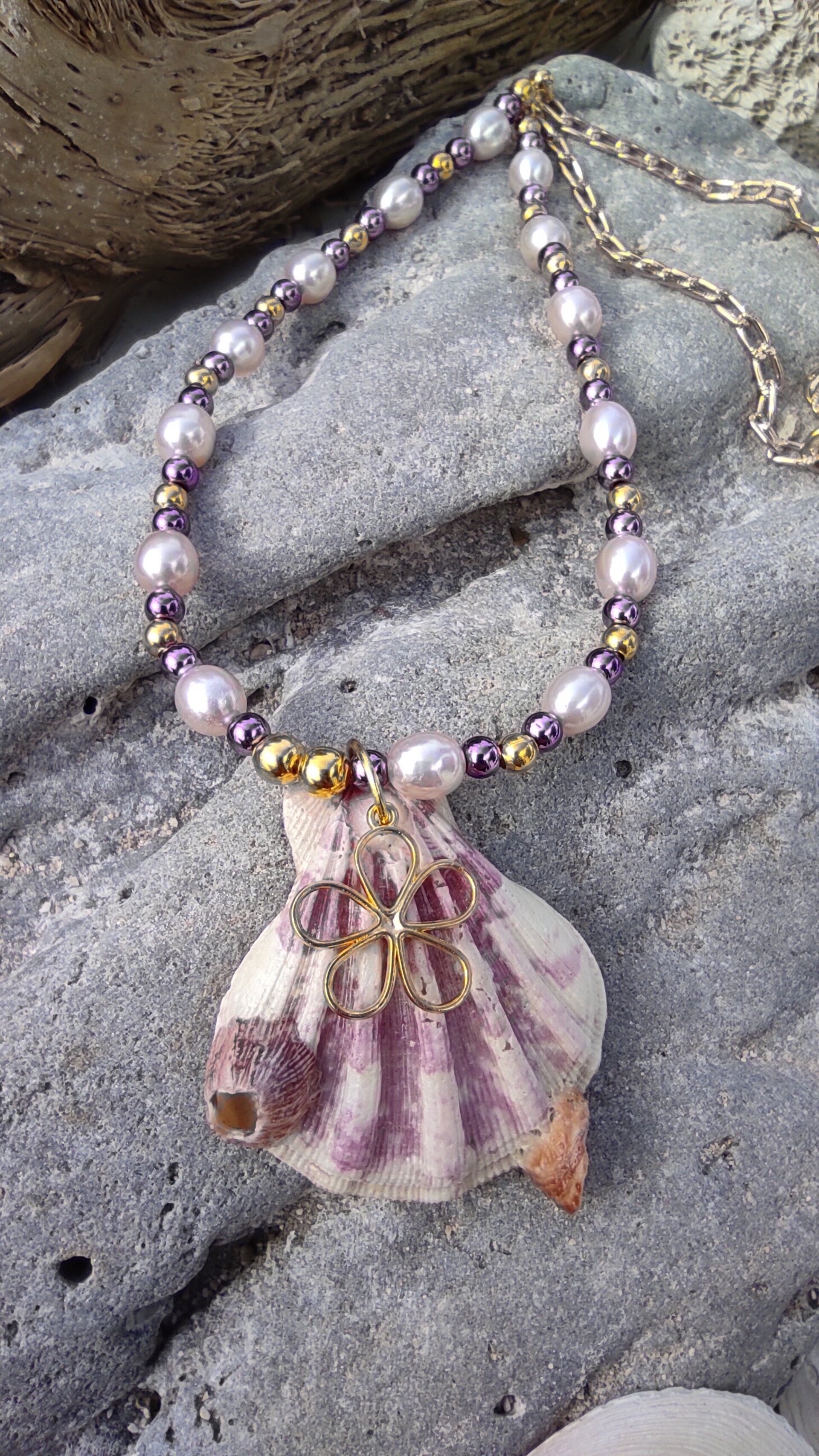Collar Concha de vieira con flor, perla natural y hematite violeta - 5
