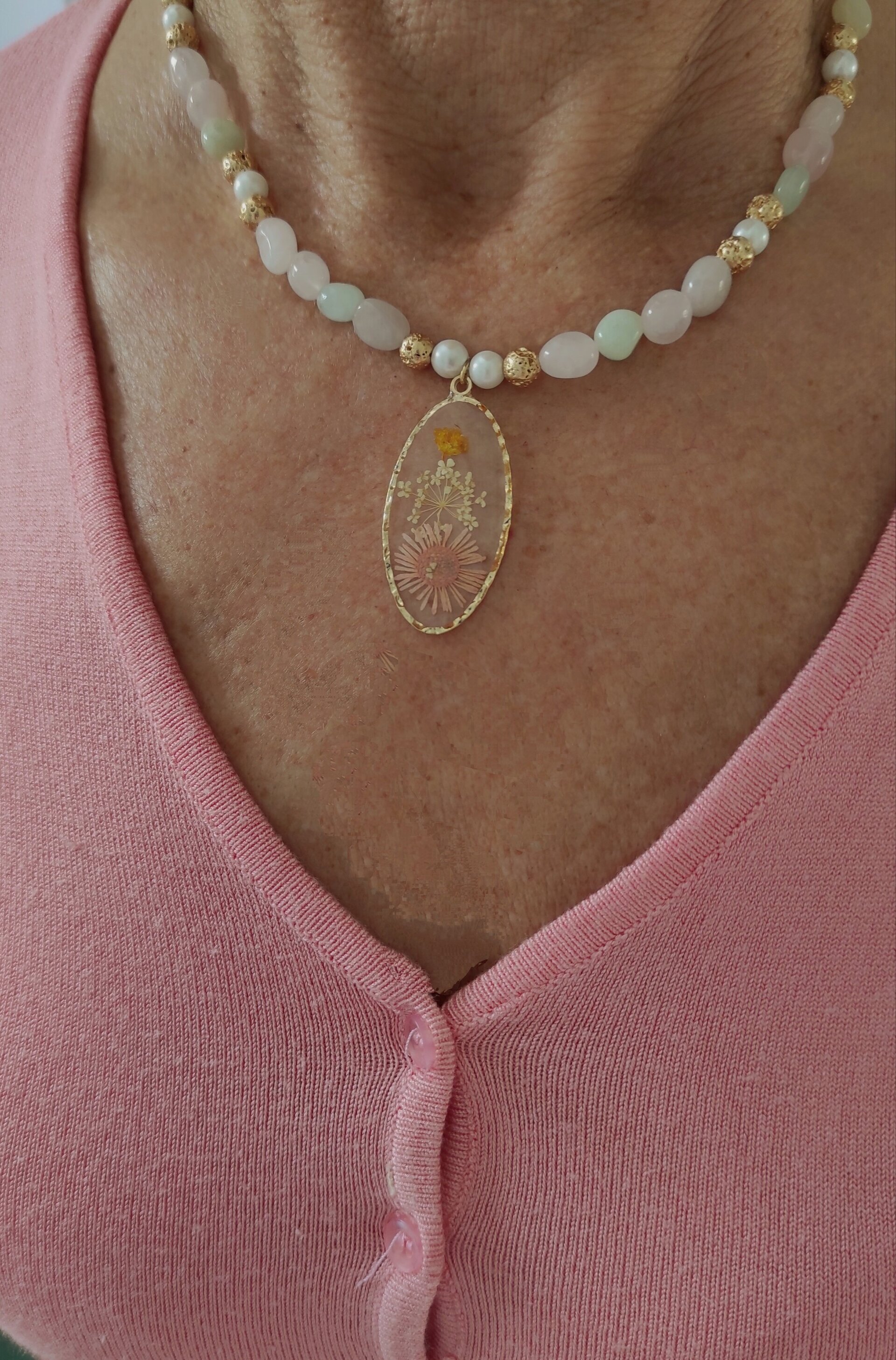 Collar piedras morganita y colgante flores secas - 5
