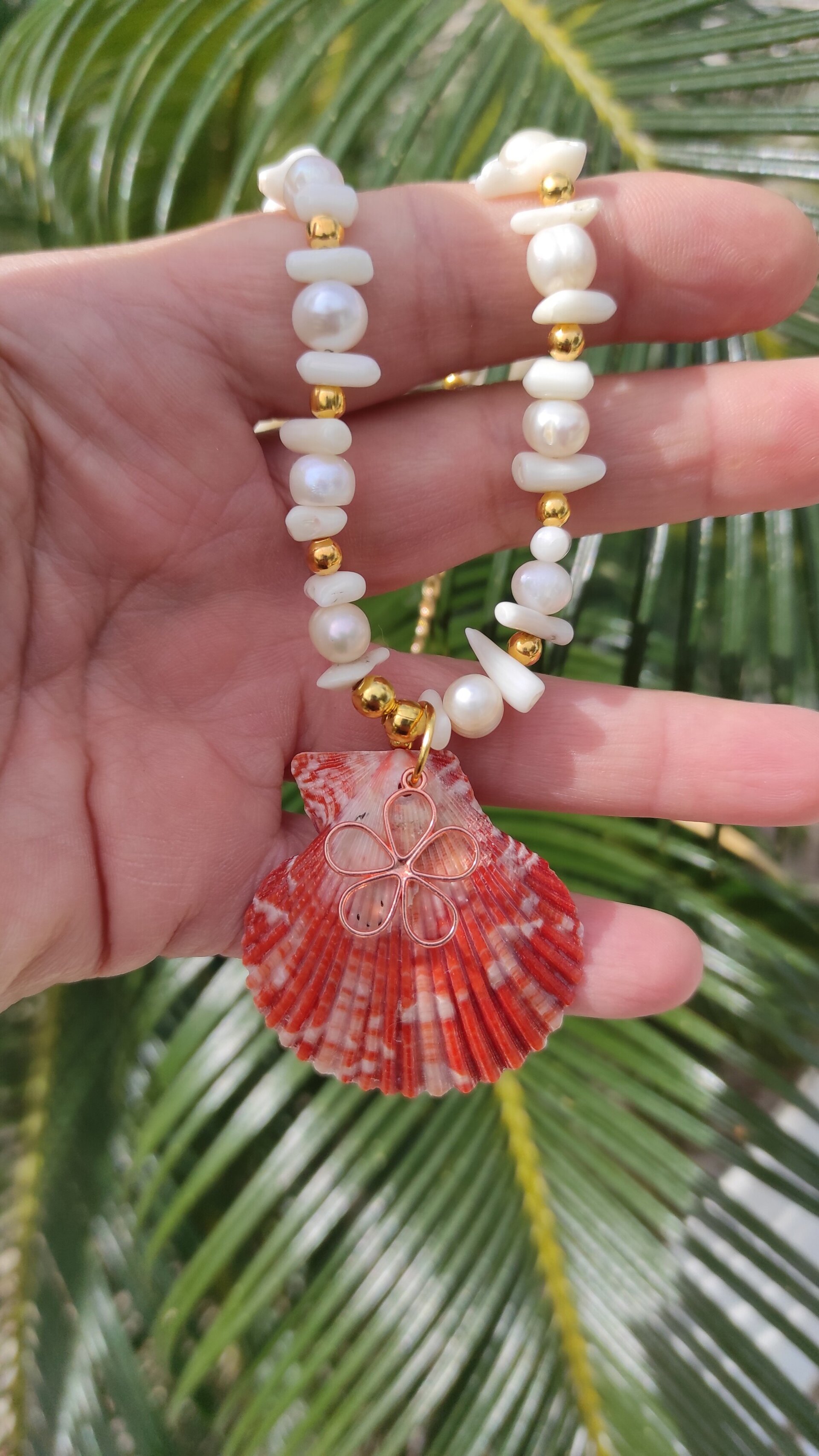 Collar Concha de vieira con flor, perla natural y coral blanco - 2