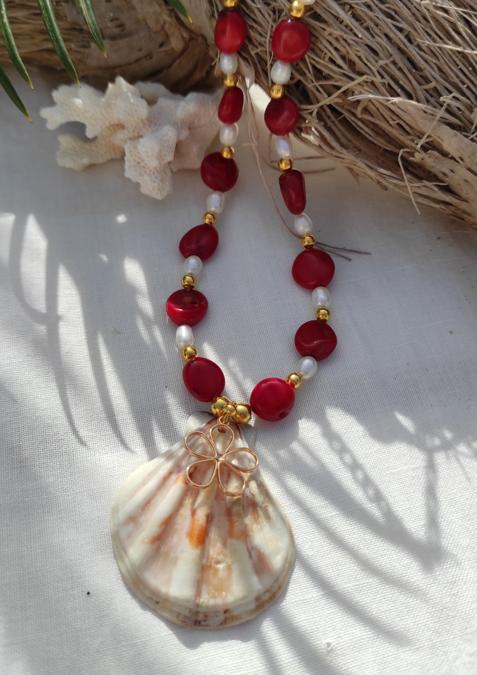 Collar Concha de vieira con flor, coral rojo y perla natural - 4