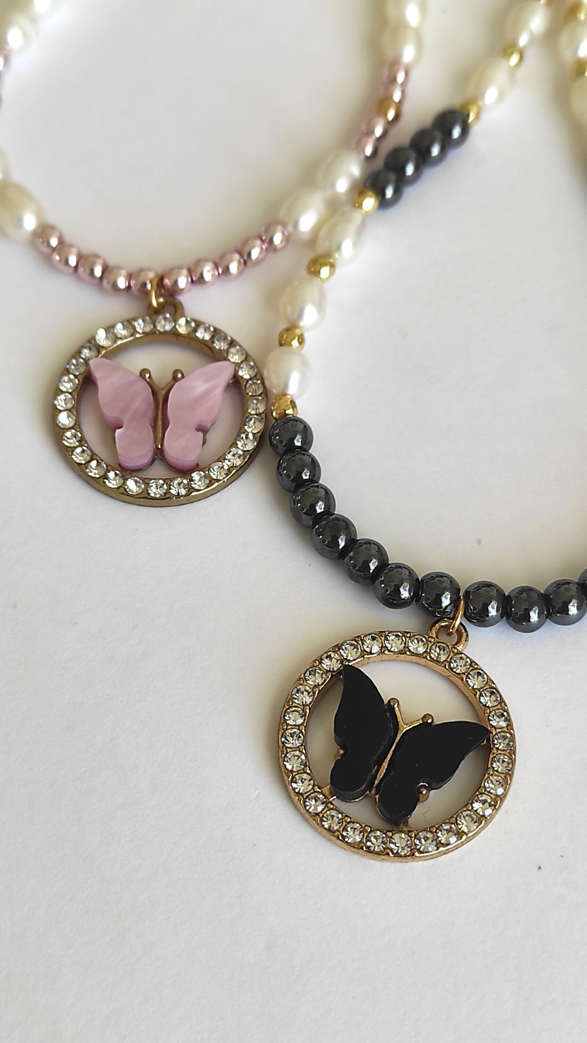 Collar perlas, hematítes y mariposa negra - 3