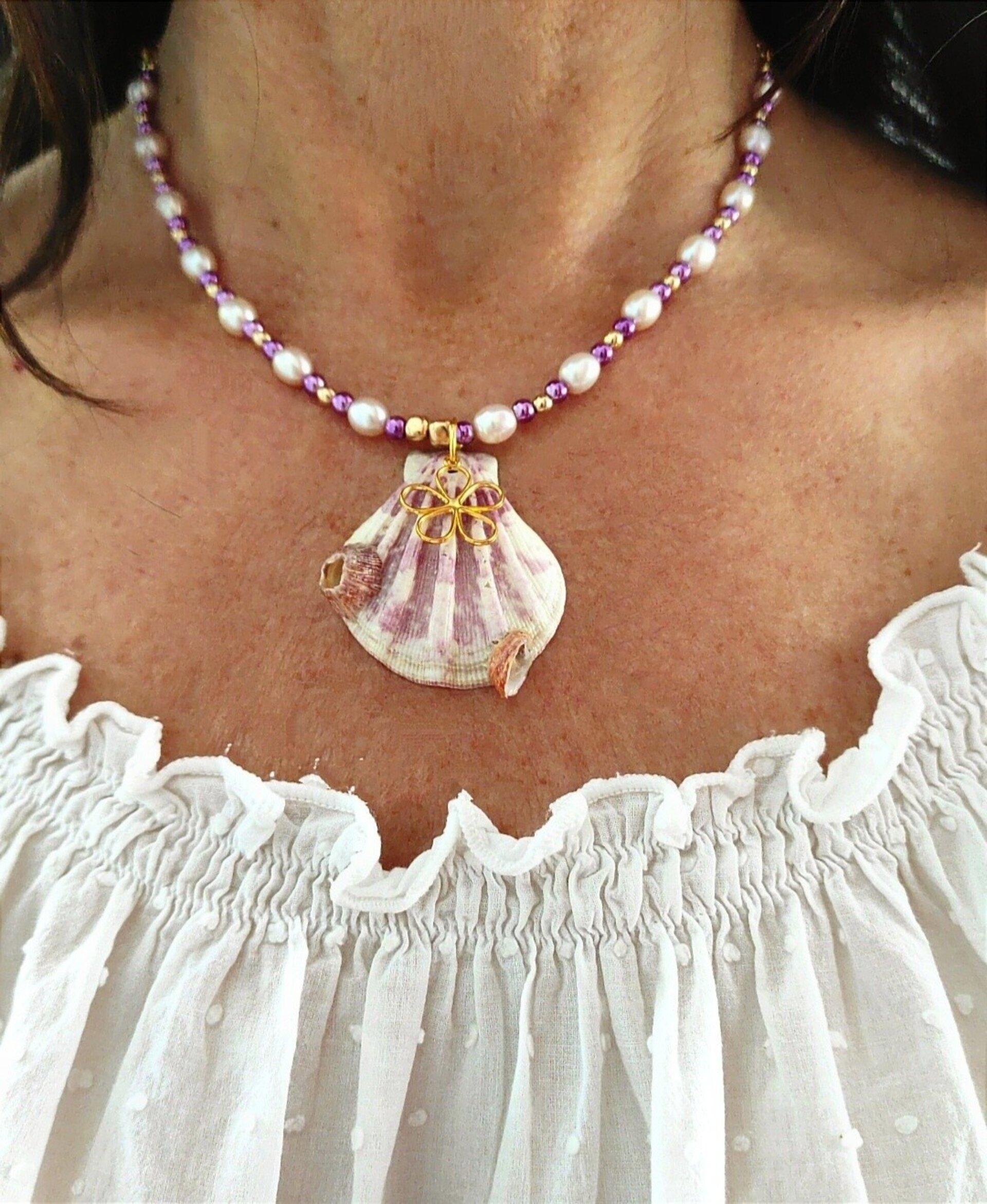 Collar Concha de vieira con flor, perla natural y hematite violeta - 4