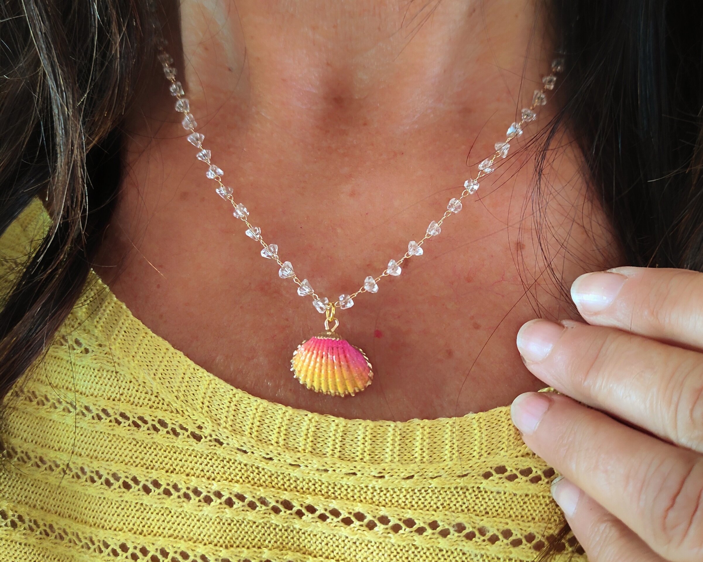 Collar cadena de cristal y concha rosa - 3