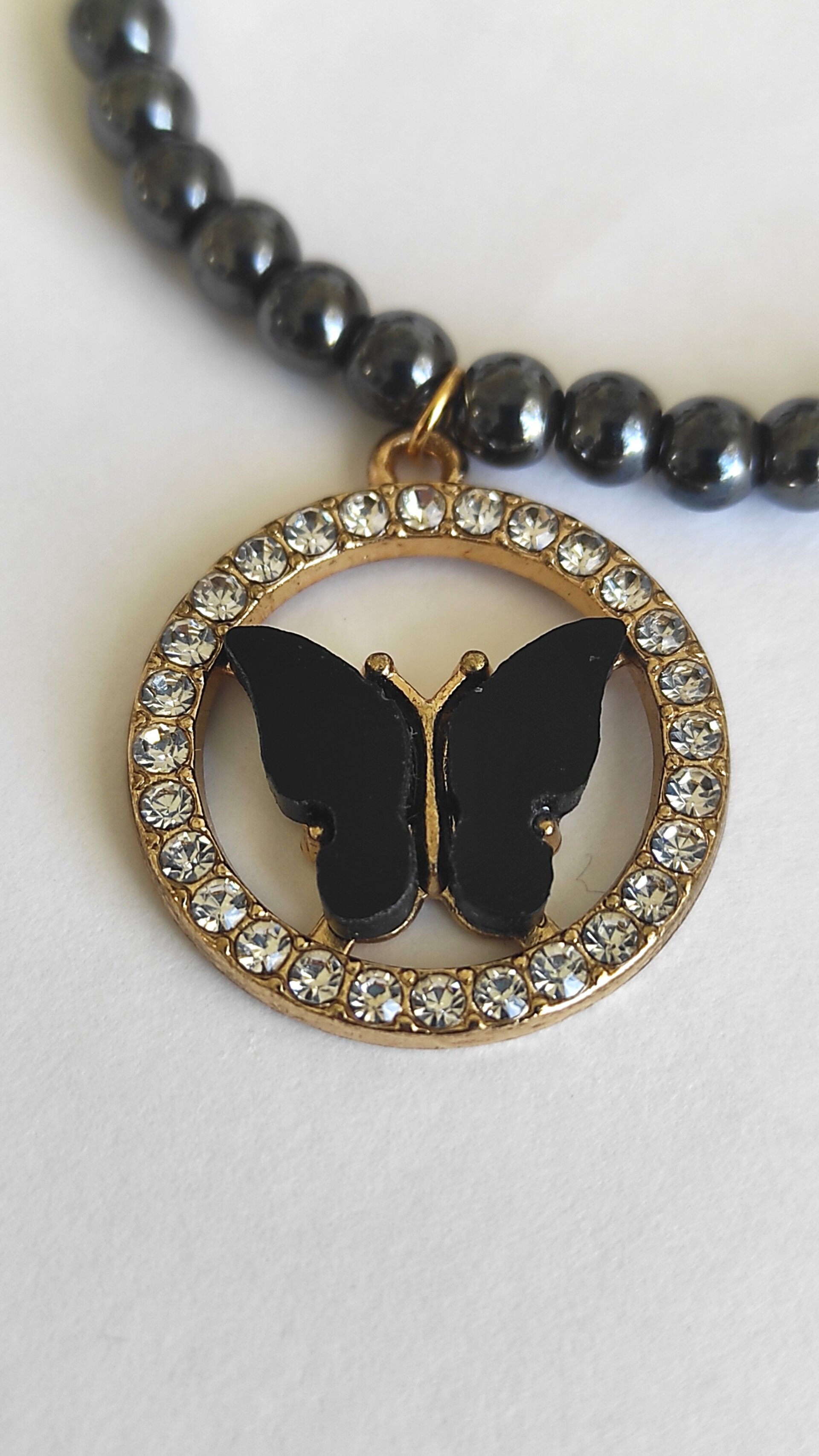 Collar perlas, hematítes y mariposa negra - 2
