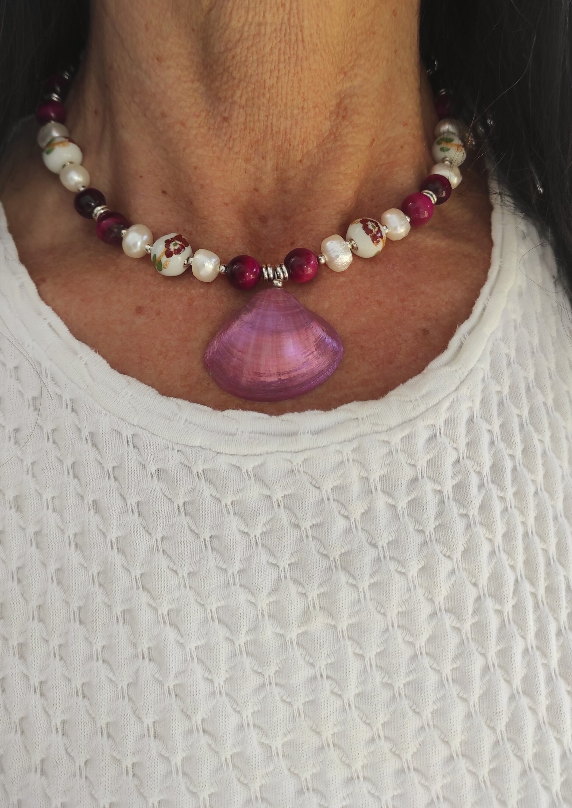 Collar concha marina y piedras ojo de gato magenta - 3