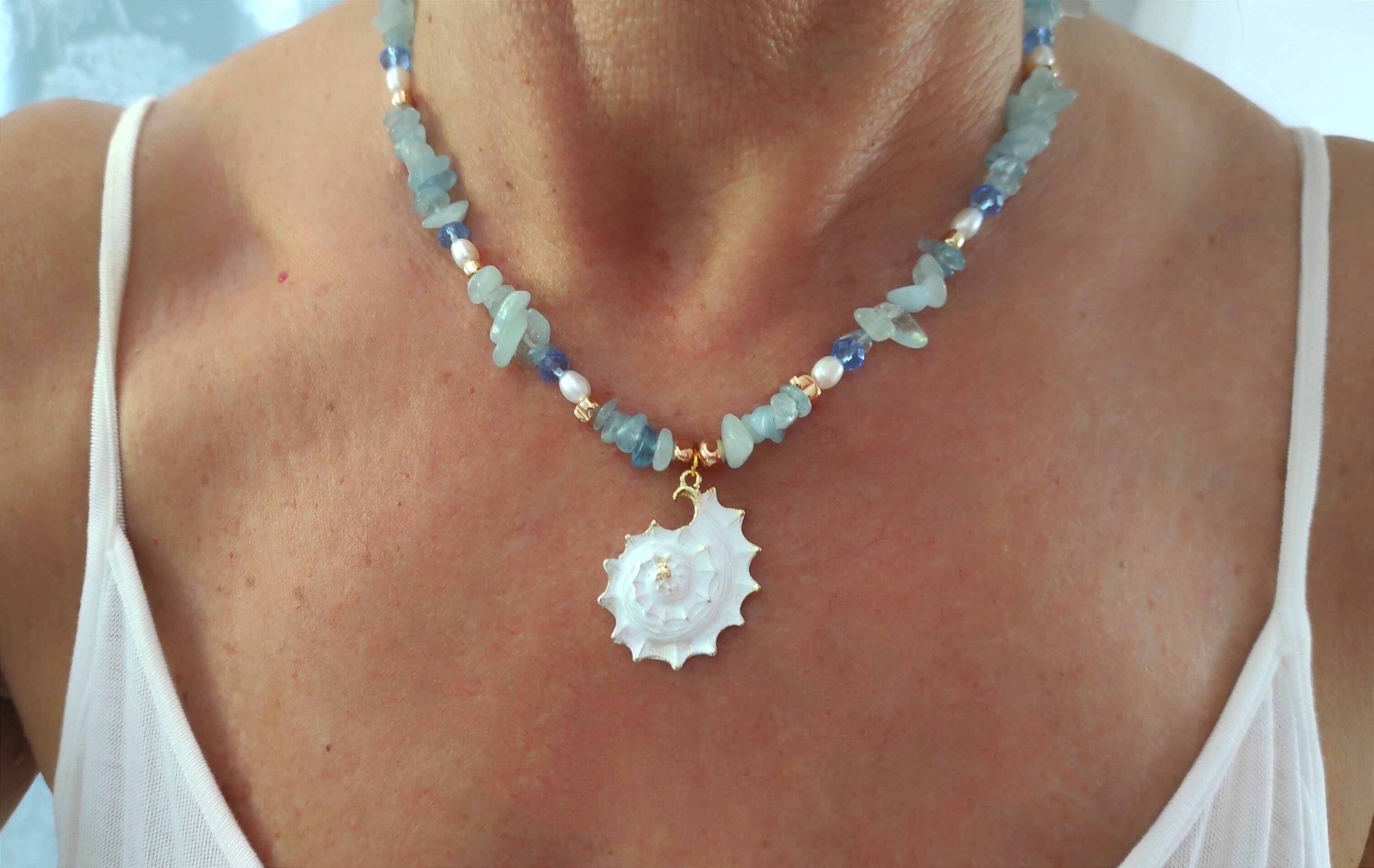 Collar piedras agua marina y caracol esmaltada - 7
