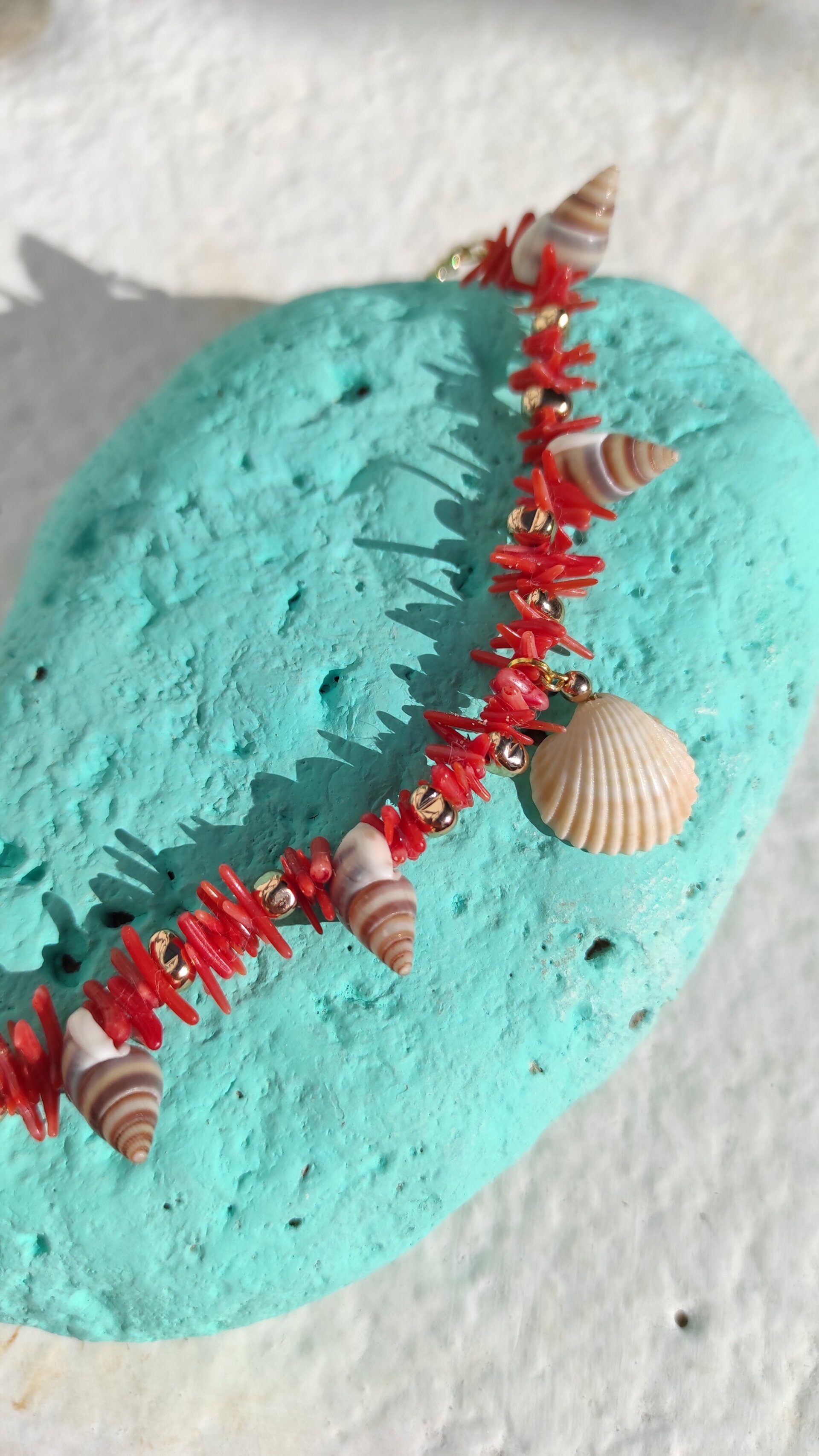 Collar coral rojo y conchas - 8